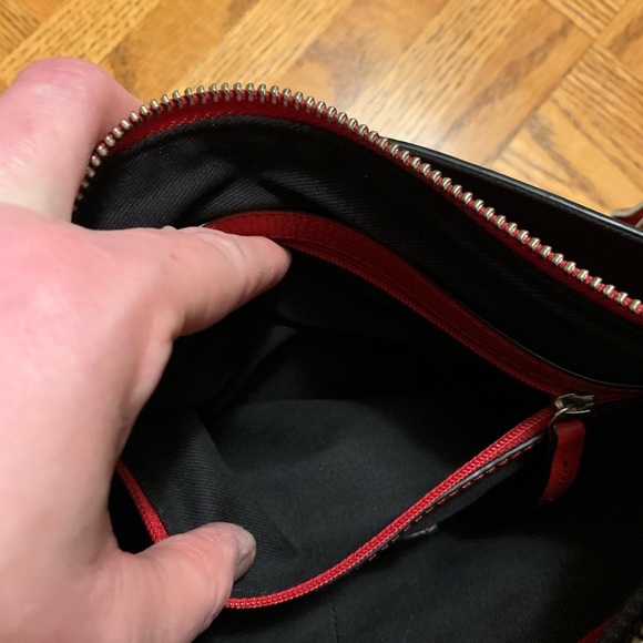 ❤️A Beautiful Red Leather Purse♥️ - Picture 9 of 9